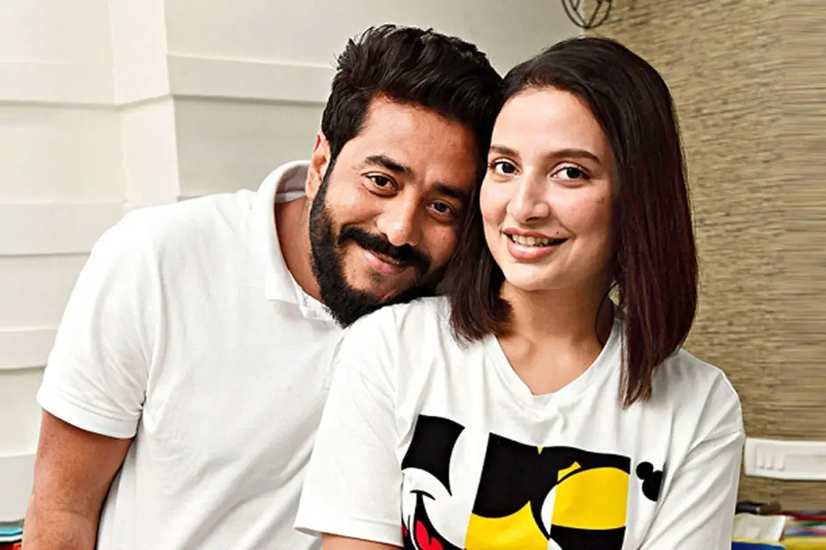রাজের জন্মদিনে প্রকাশ্যে প্রেমের ঝলক শুভশ্রীর